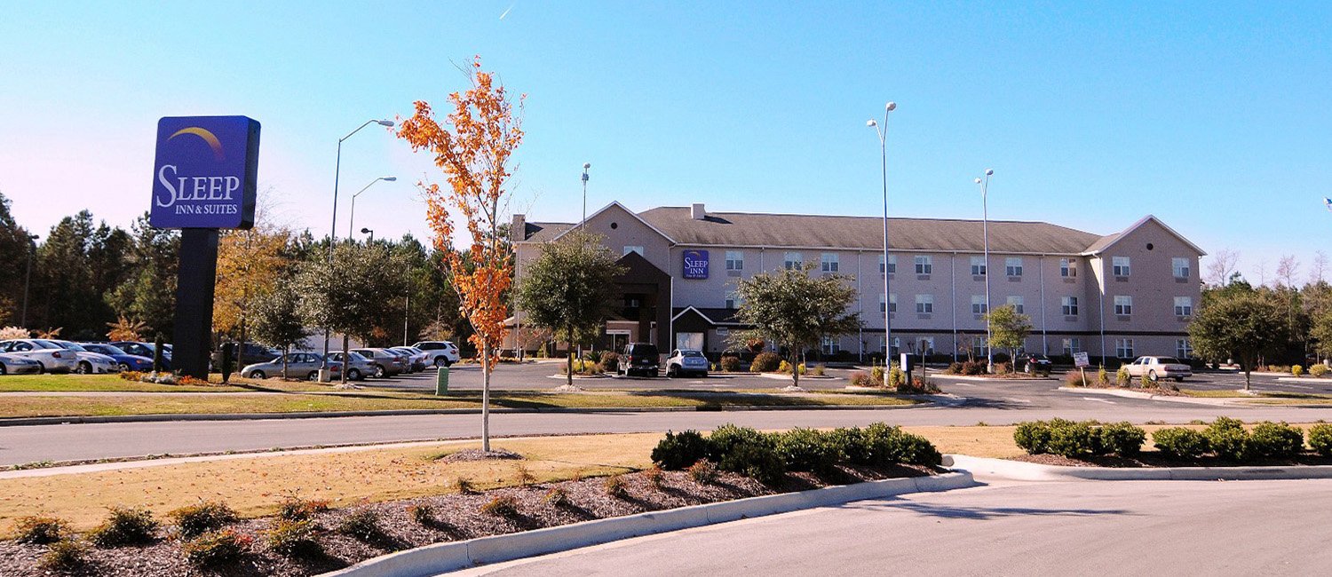 Hotel located near major U.S. military facilities in Jacksonville, NC